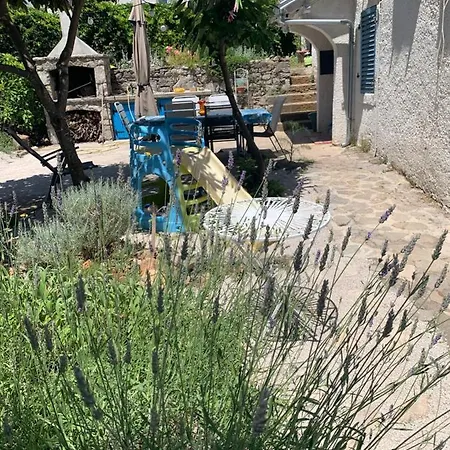 Lili Apartments, Sv Dunata 18