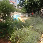 Lili Apartments, Sv Dunata 18