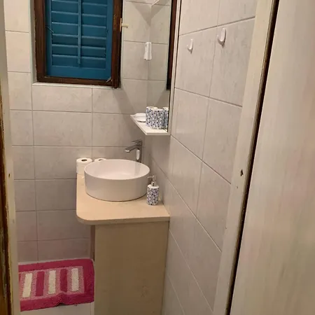 Lili Apartments, Sv Dunata 18 Kornić