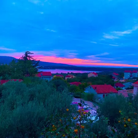 דירה Lili Apartments, Sv Dunata 18 *