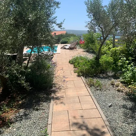 Lili Apartments, Sv Dunata 18 דירה Kornić