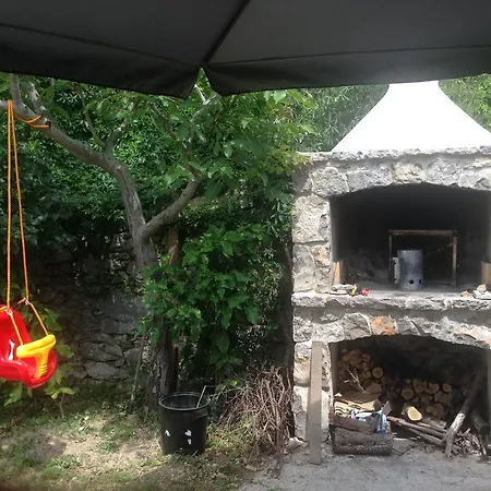 Lili Apartments, Sv Dunata 18 דירה Kornić