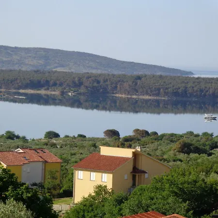 Lili Apartments, Sv Dunata 18 דירה