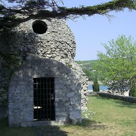 Lili Apartments, Sv Dunata 18 דירה *