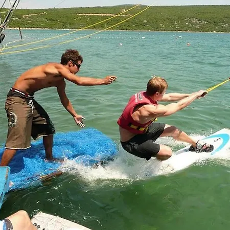 Lili Apartments, Sv Dunata 18 דירה