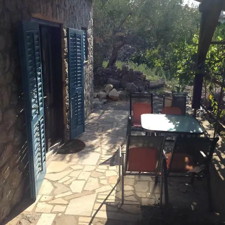 Lili Apartments, Sv Dunata 18 Kornić