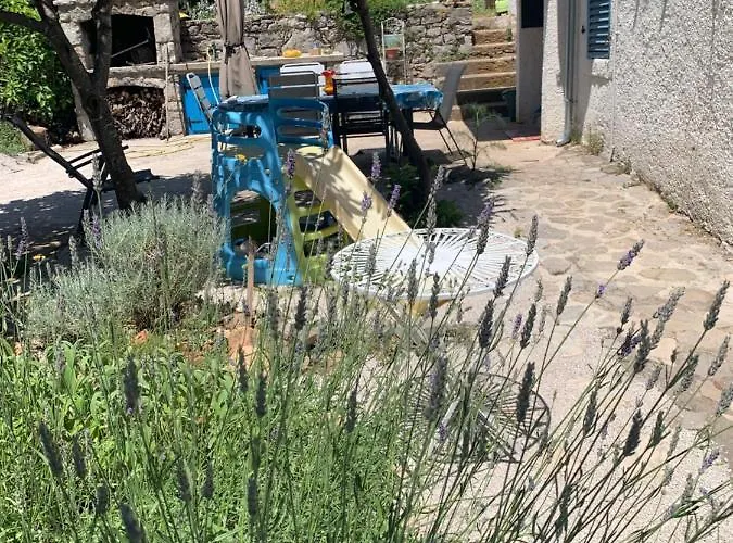 Lili Apartments, Sv Dunata 18