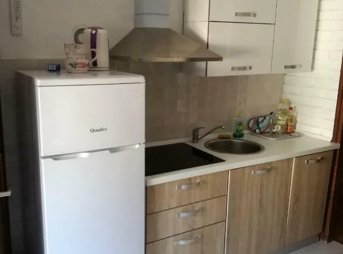 Lili Apartments, Sv Dunata 18