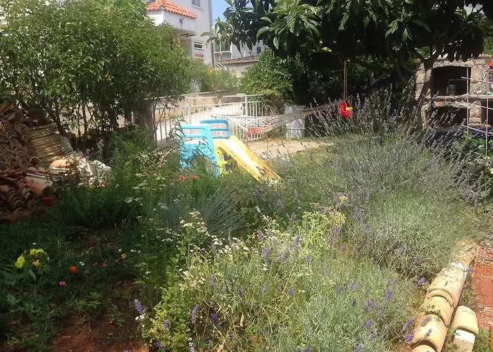 Lili Apartments, Sv Dunata 18