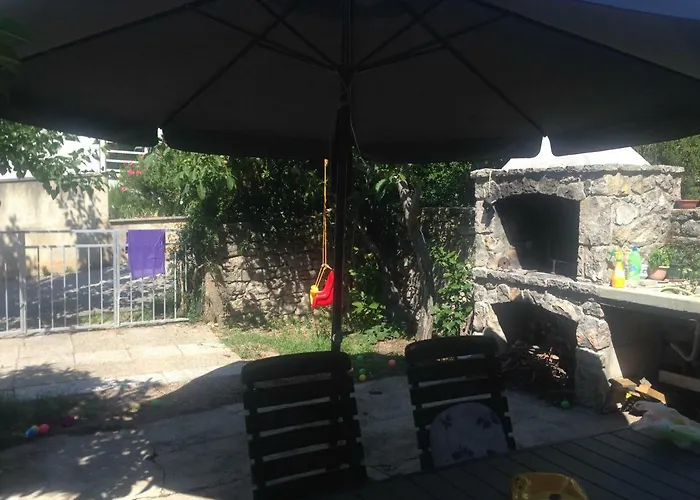 Lili Apartments, Sv Dunata 18 アパート *