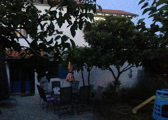 Lili Apartments, Sv Dunata 18 アパート *